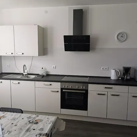 Daire Mit 11 Einzelzimmern Sportcafe