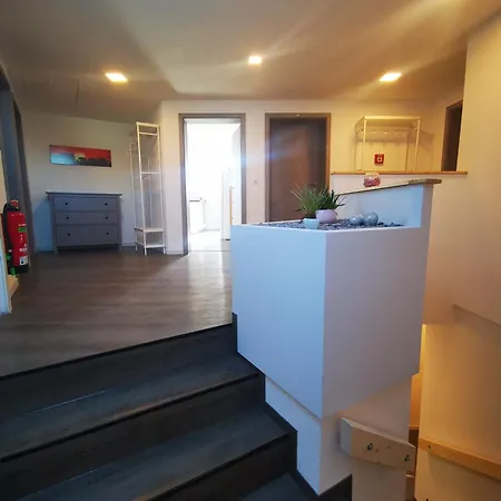 Mit 11 Einzelzimmern Sportcafe *