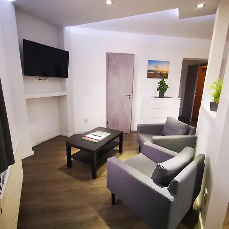 Daire Mit 11 Einzelzimmern Sportcafe