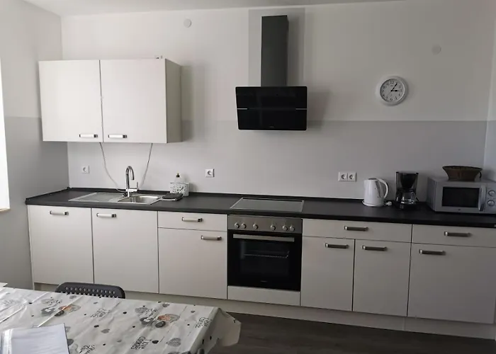 Apartament Mit 11 Einzelzimmern Sportcafe