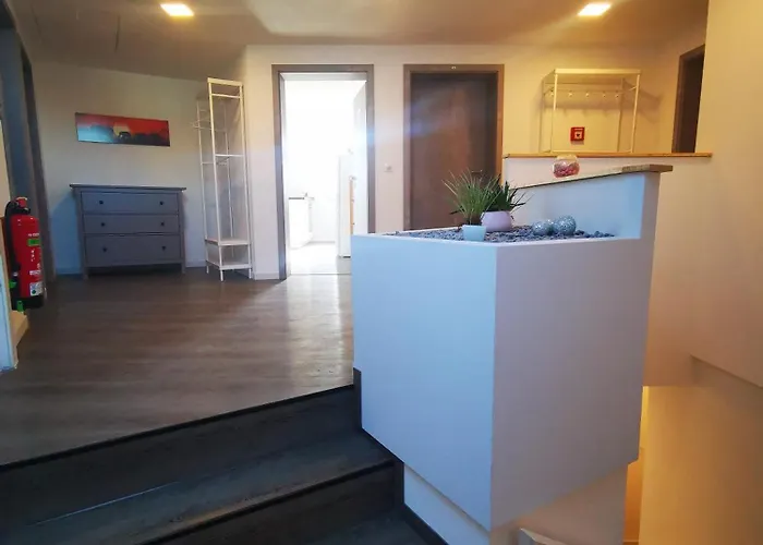 Mit 11 Einzelzimmern Sportcafe *